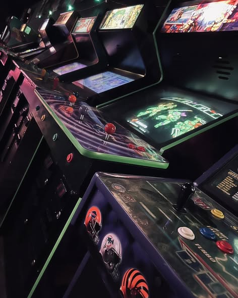 Arcade machines at Retro Jake's